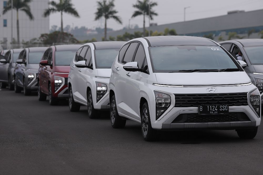 Harga Hyundai Stargazer Essential