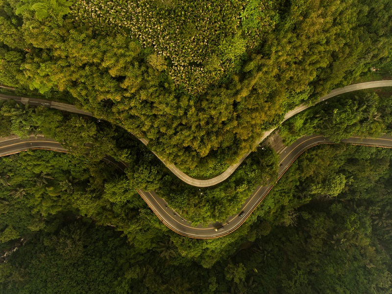 6 Jalan Paling Berbahaya di Indonesia dan Tanjakan Ekstrem! jalan paling berbahaya di indonesia - cadas pangeran