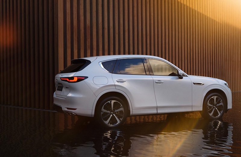 pabrik mazda di indonesia - cx-60 mild hybrid tampak belakang