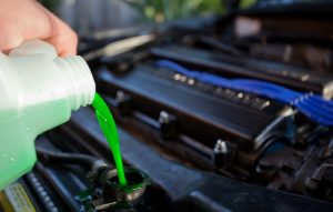 7 Rekomendasi Merek Air Radiator Mobil, Murah Berkualitas!