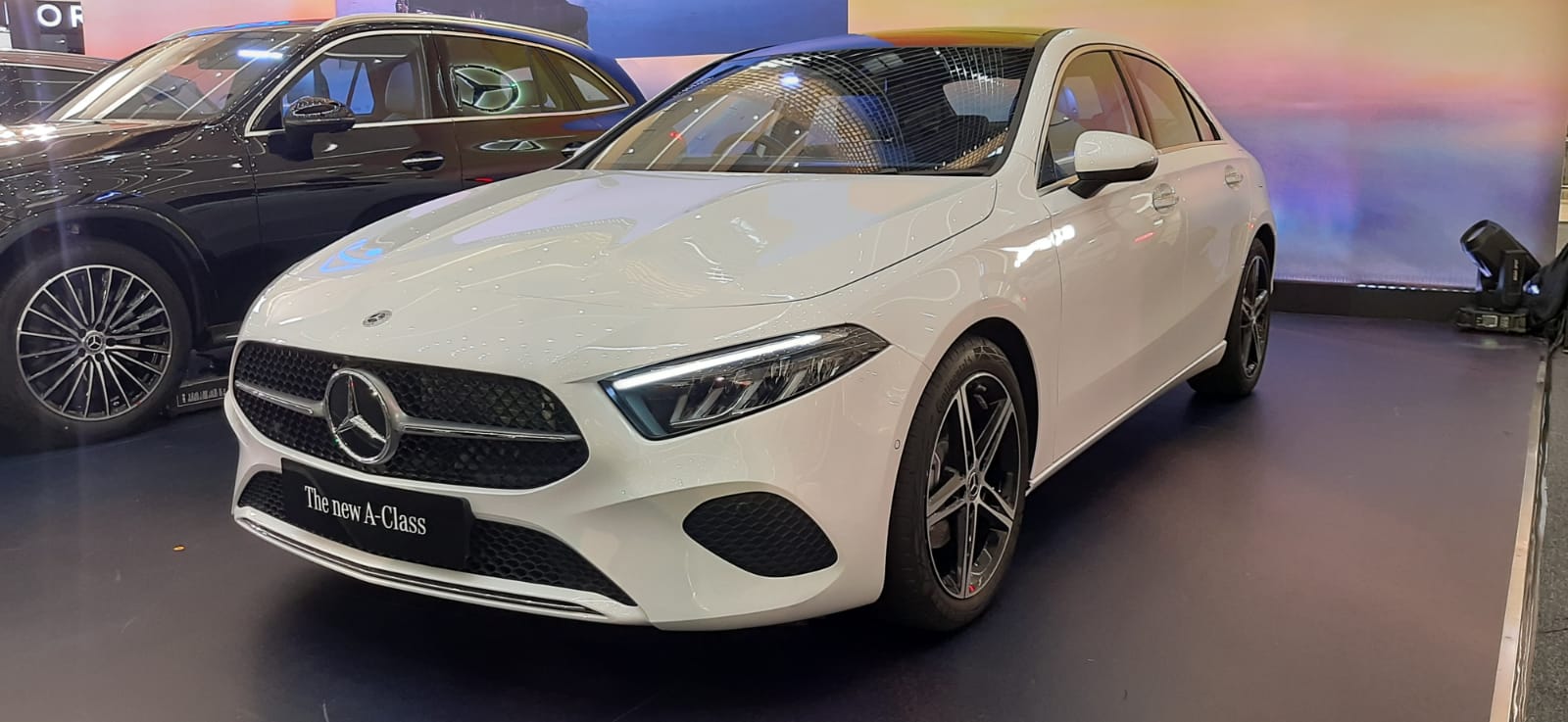 harga mercedes-benz glc dan a-class 2023