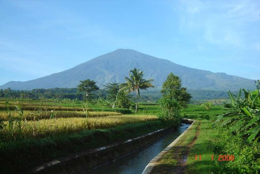 Tempat wisata di Kuningan - gunung ciremai