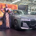 Harga BMW i7 dan 735i Rakitan Lokal 2023, Sedan Termewah! - Tuwaga