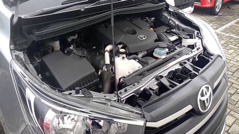 harga Innova Reborn diesel bekas