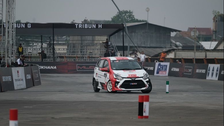 All New Agya GR Sport Jalani Test Slalom Bekasi