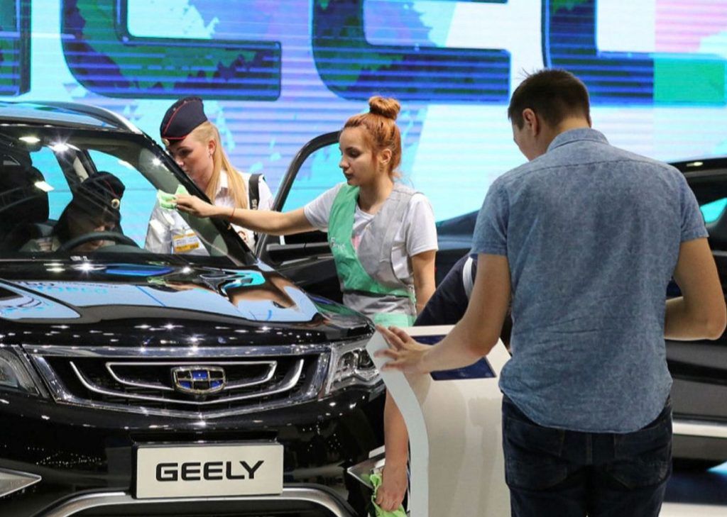 daftar mobil yang hengkang dan bertahan di Rusia
