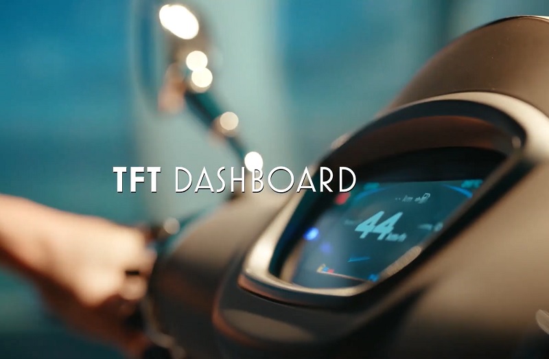 kelebihan vespa gts 300 super tech 2023 - panel instrumen tft