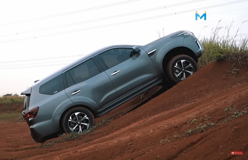 nissan terra vs toyota fortuner 2023