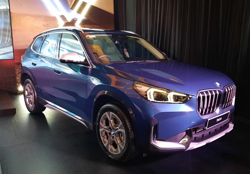 harga bmw x1 2023 - u11 gen-3 tampak depan