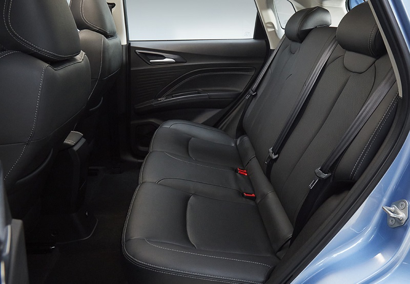 harga dan spesifikasi neta v - interior jok belakang