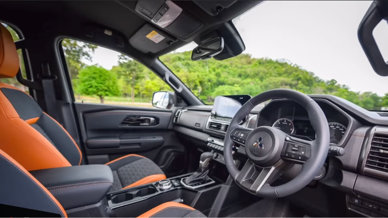Mitsubishi Triton Gen-6 interior