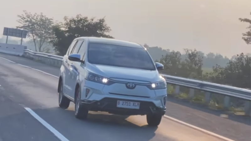 uji tes baterai toyota innova ev