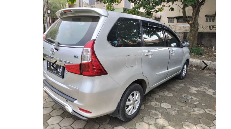 harga mobil avanza bekas