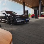 Porsche Charging Lounge, Bisa Cas Mobil Listrik 24 Jam!