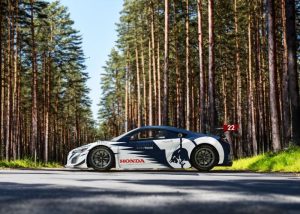 Pembalap F1 Test Drive Honda NSX GT3 Evo di Sirkuit Nurburgring