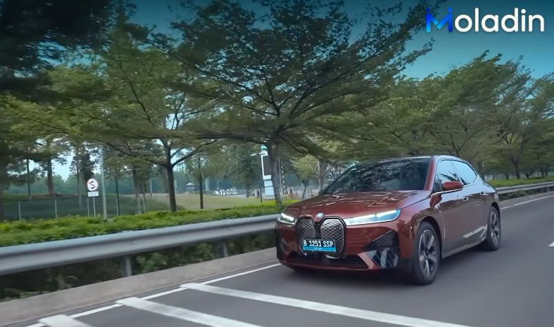 BMW iX xDrive40 Sport