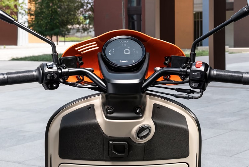 3 Kelebihan Vespa GTV 300 2023, Klasik tapi Modern! kelebihan vespa gtv 300 2023 - keyless dan panel lcd