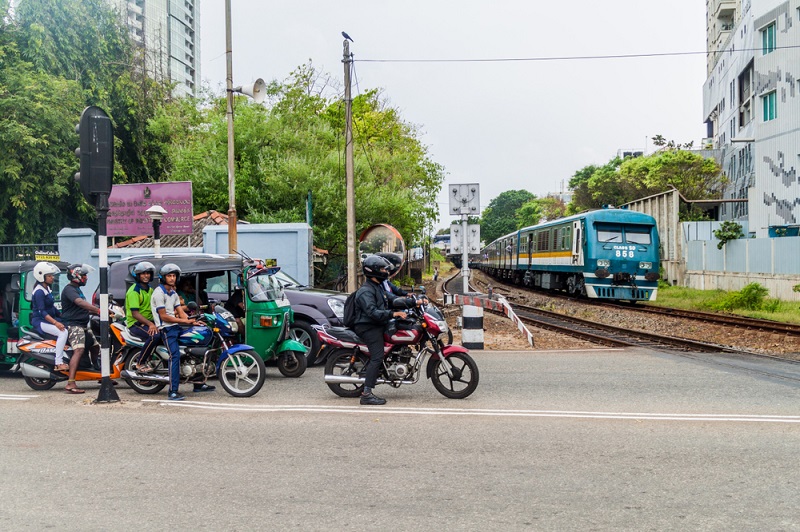 mesin mobil mati ketika melewati rel kereta api