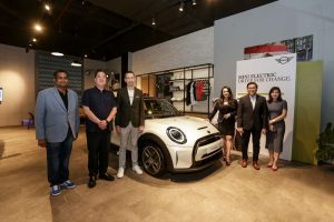 MINI Eurokars Studio PIK, Ada Tempat Cas Mobil Listrik!