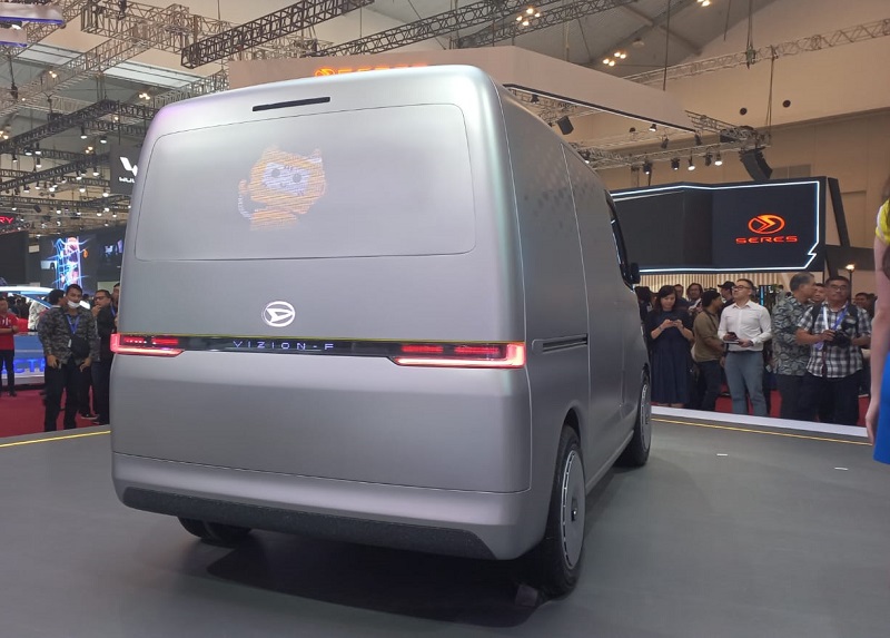 harga Daihatsu GranMax EV atau Vizion-F - tampak belakang