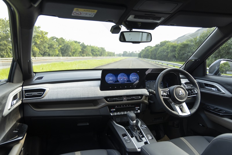 kelebihan sistem audio Mitsubishi XForce