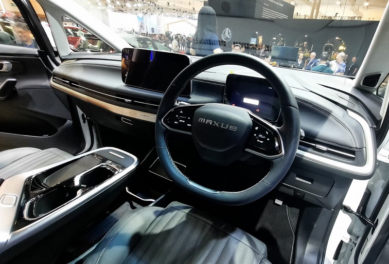 interior maxus mifa 9 - dashboard