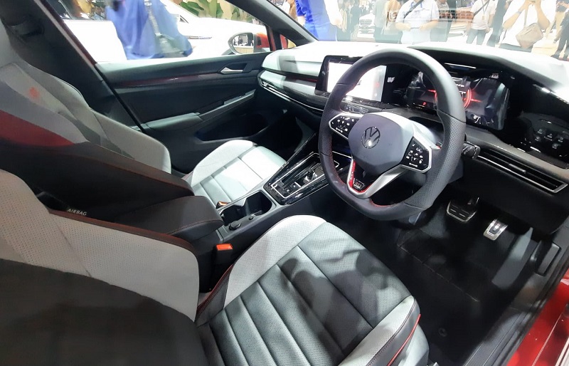 interior vw golf gti mk8 2023