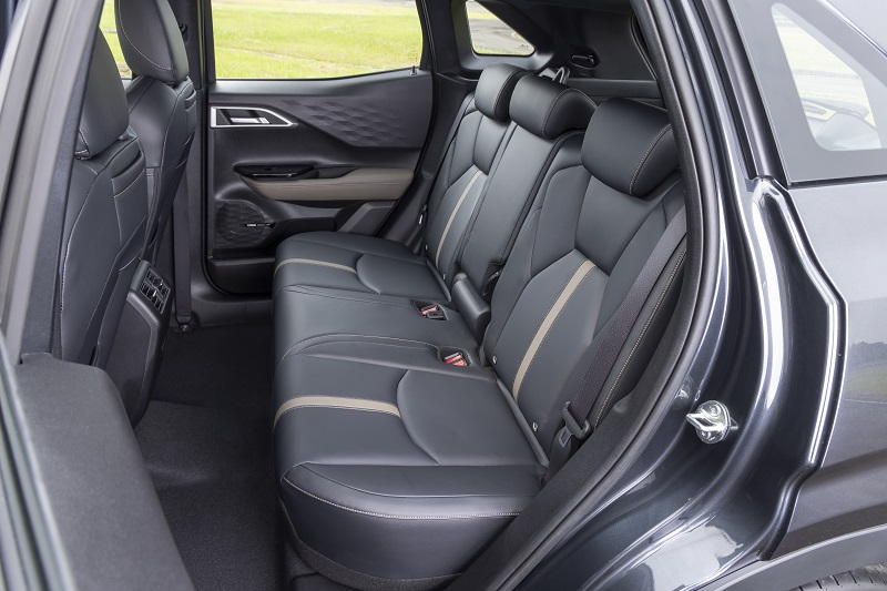 Jok belakang Mitsubishi XForce