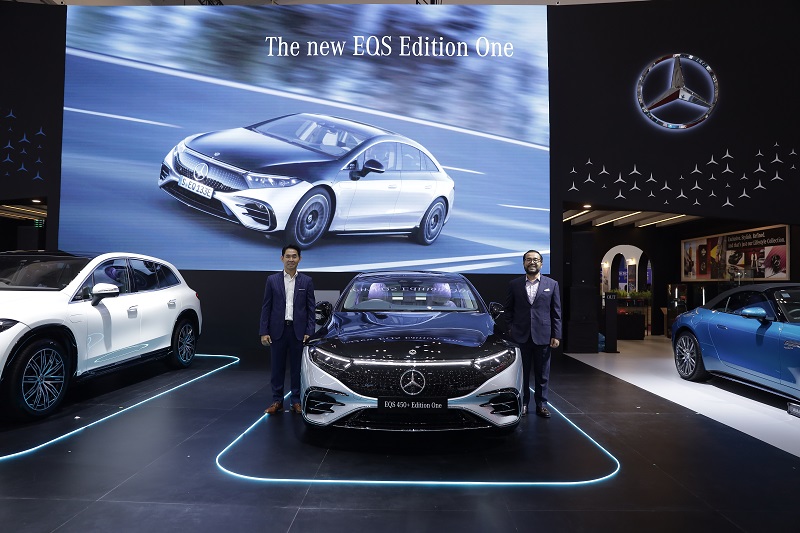 mobil baru mercedes-benz di giias 2023 - eqs edition 1