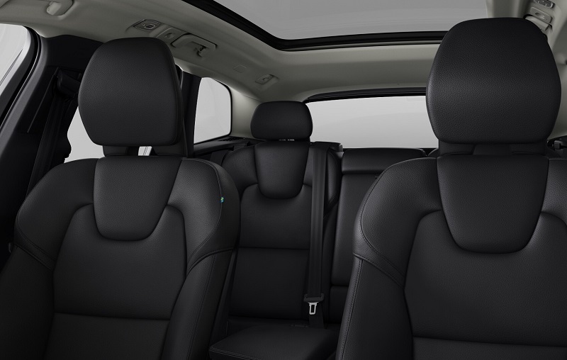 spesifikasi dan harga volvo xc60 phev 2023 - interior
