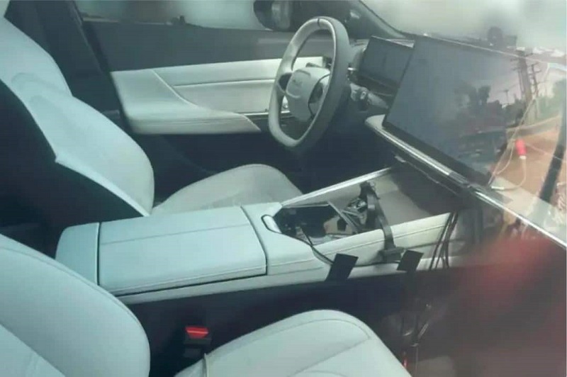 Mobil Sport Listrik Dongfeng eπ 007 - interior