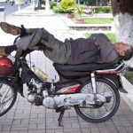 20 Arti Mimpi Naik Motor, Pertanda Baik Atau Buruk? – Moladin - Tuwaga