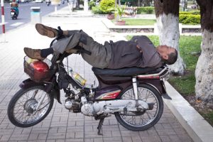 20 Arti Mimpi Naik Motor, Pertanda Baik Atau Buruk? – Moladin