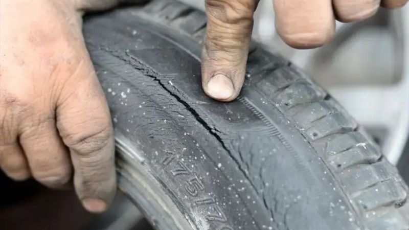 Penyebab ban motor bocor