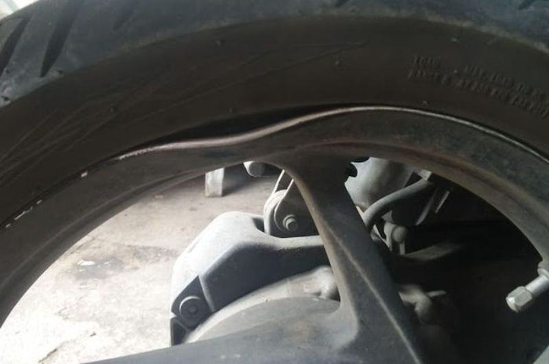 Penyebab ban motor bocor