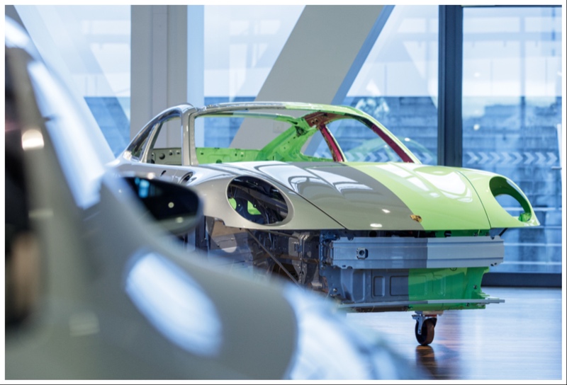 Porsche siap gunakan baja rendah CO2