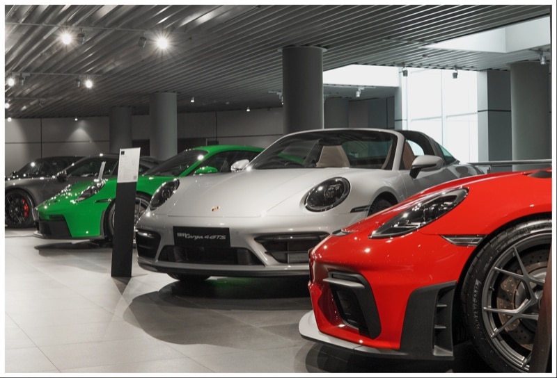 Beli mobil Porsche pakai MUF