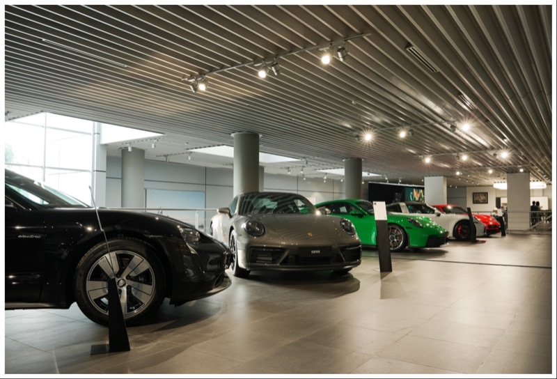 Beli mobil Porsche pakai MUF