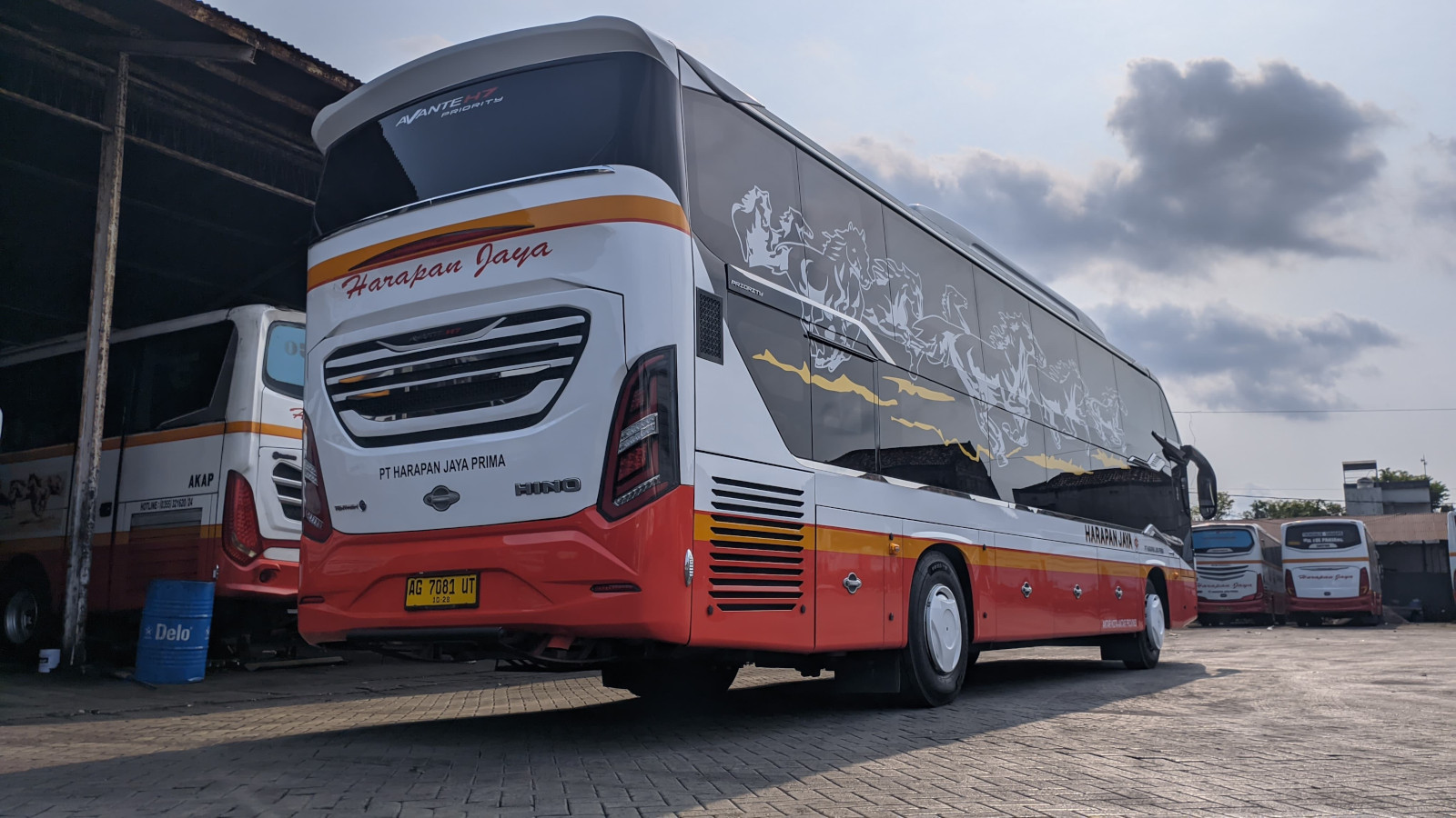 Hino Bus RM 280 sudah dilengkapi  varian pengereman ABS