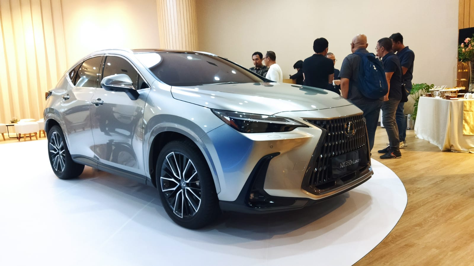 Lexus Indonesia Gencarkan Elektrifikasi, Target di 2025 Tidak Jualan Model ICE? Selain Lexus RX jadi model terlaris ada varian Lexus NX 350h Luxury pendukung penjualan