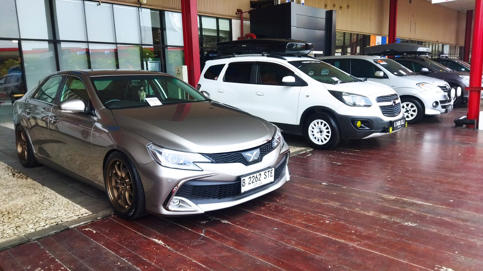 Peserta kontes modifikasi di IWD 2023 tampilkan velg keren