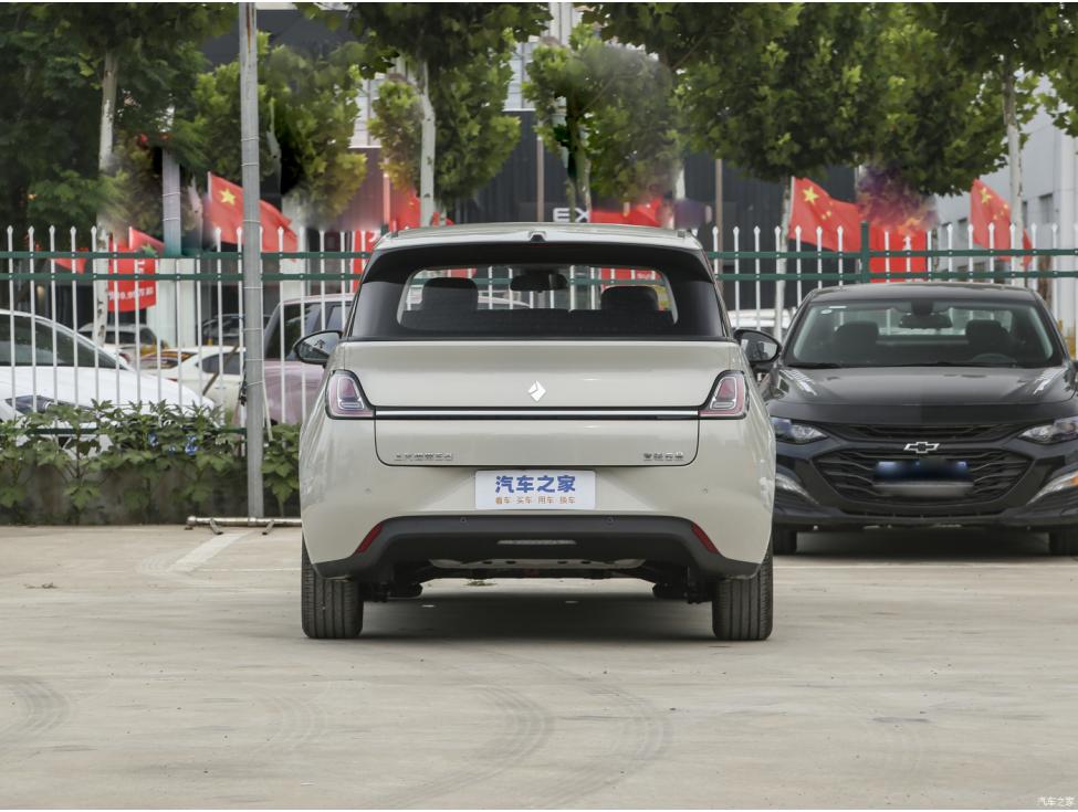 Di Cina, Cloud EV pakai nama Wuling Baojun Cloud EV, begini tampang belakagnya
