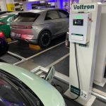 Gandeng PT Widar Mandripa Nusantara, Voltron Siap Ekspansi SPKLU di Lokasi Strategis - Tuwaga