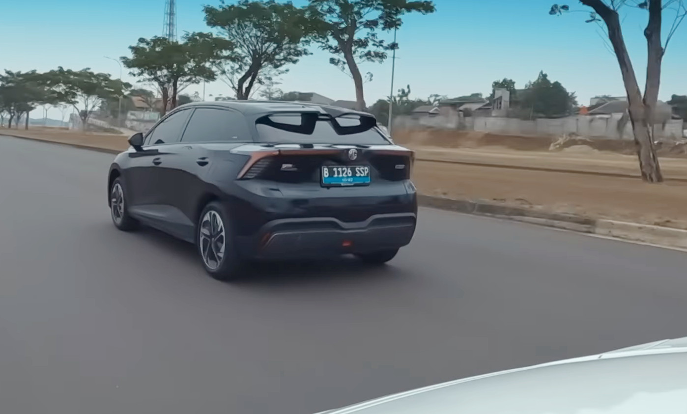 Akselerasi MG 4 EV lebih kencang dibanding Nissan Leaf