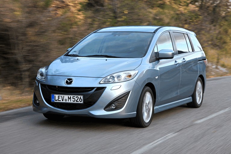 Mazda 5 gen 2 warna biru mobil pertama Billie Eilish