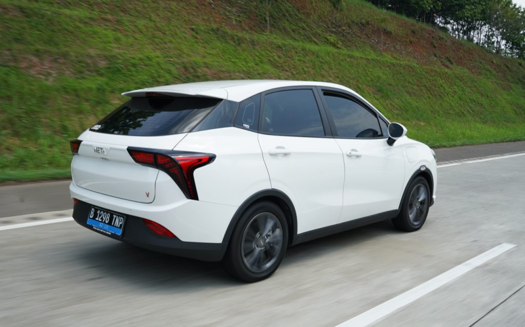 Bantingan suspensi Neta V yang bouncy sudah diperbaiki