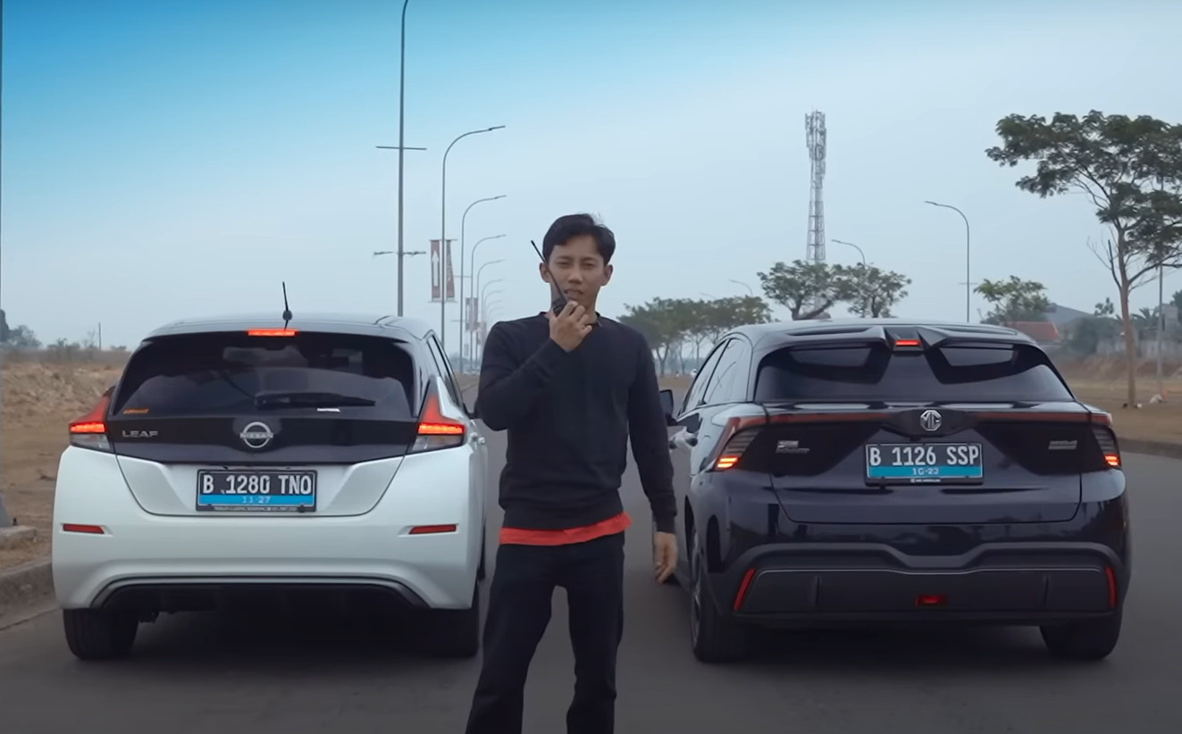 Adu drag race MG 4 EV vs Nissan Leaf