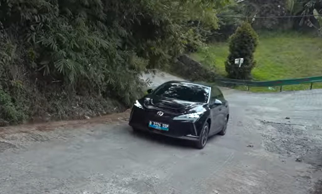 Komparasi MG 4 EV vs BYD Dolphin