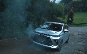 Tips Menanjak dengan Mobil Penggerak Roda Depan