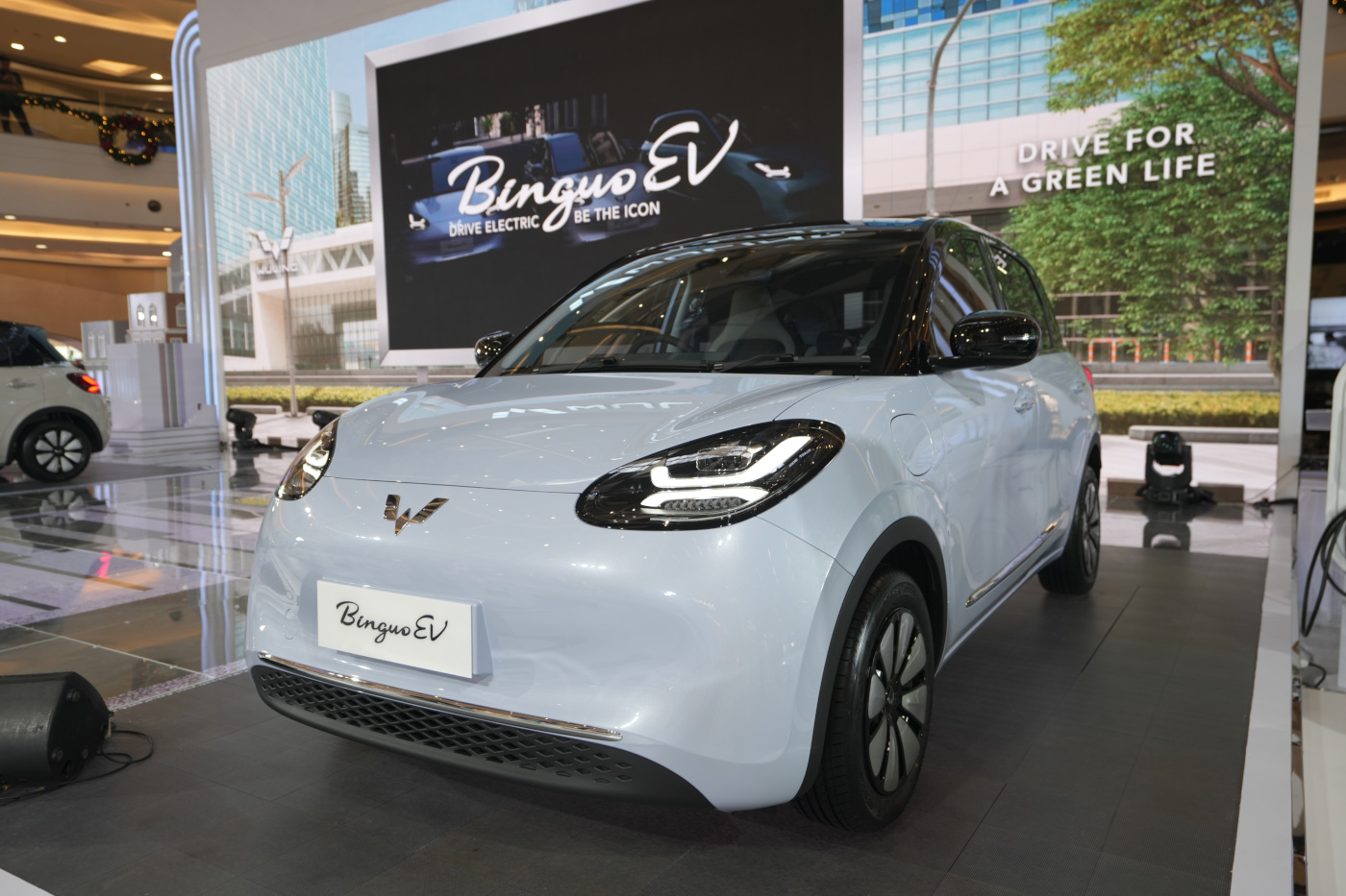 Wuling Motors Indonesia Jalin Kolaborasi Bareng 3 BUMN Wuling Binguo EV menyuguhkan desain modern